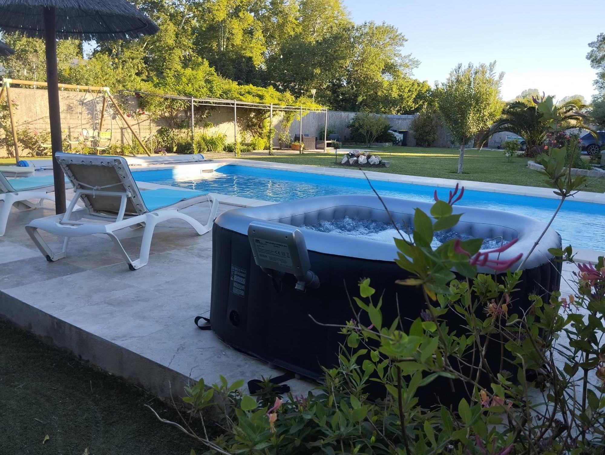Bienvenue Au Pied Des Alpilles Apartment Saint-Etienne-du-Gres Exterior photo